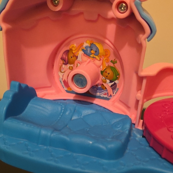 Little People Disney Princess Play And Go Castle - Portable Playset - Picture 10 of 11